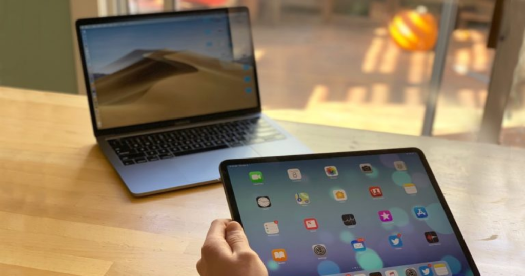 Best Buy Apples Macbook Pro and iPad Pro