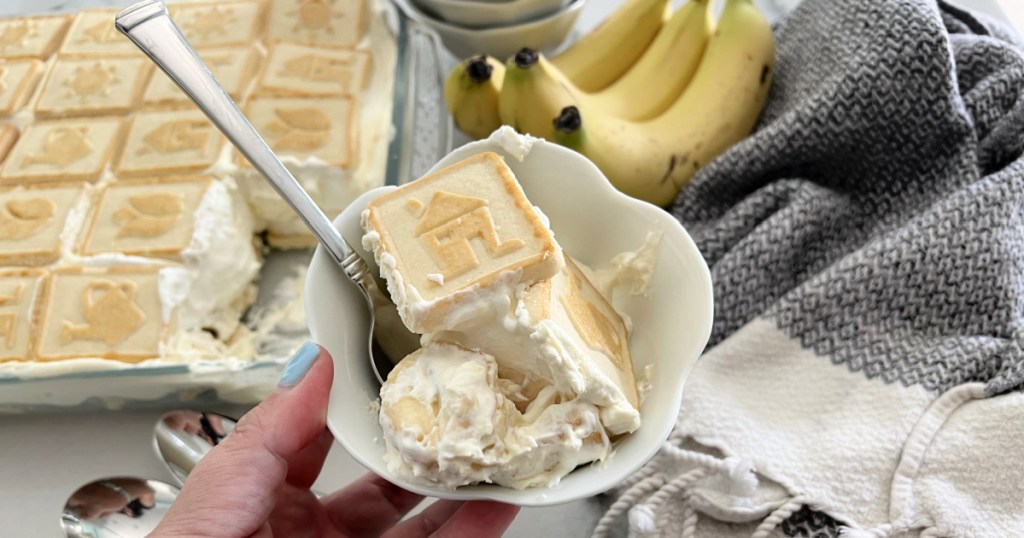 bowl of banana pudding