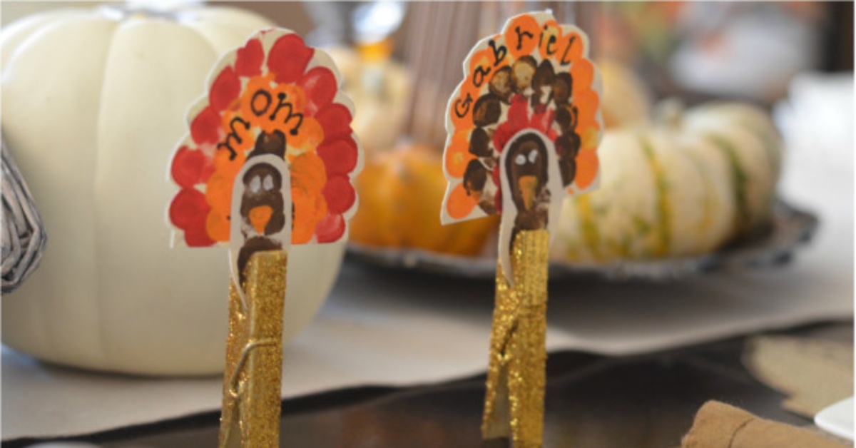 thumbprint and clothespin placeholders for Thanksgiving
