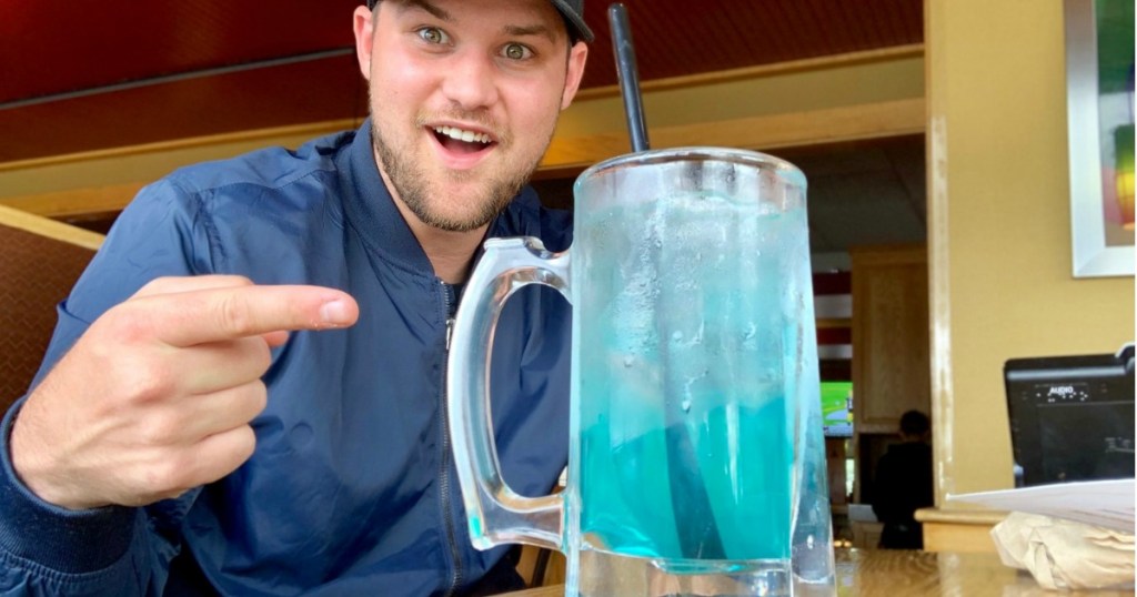 Hip2Save's Stetson with Applebees Drink of the Month