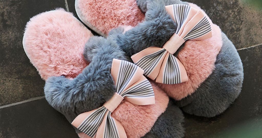 womens gray and pink slippers