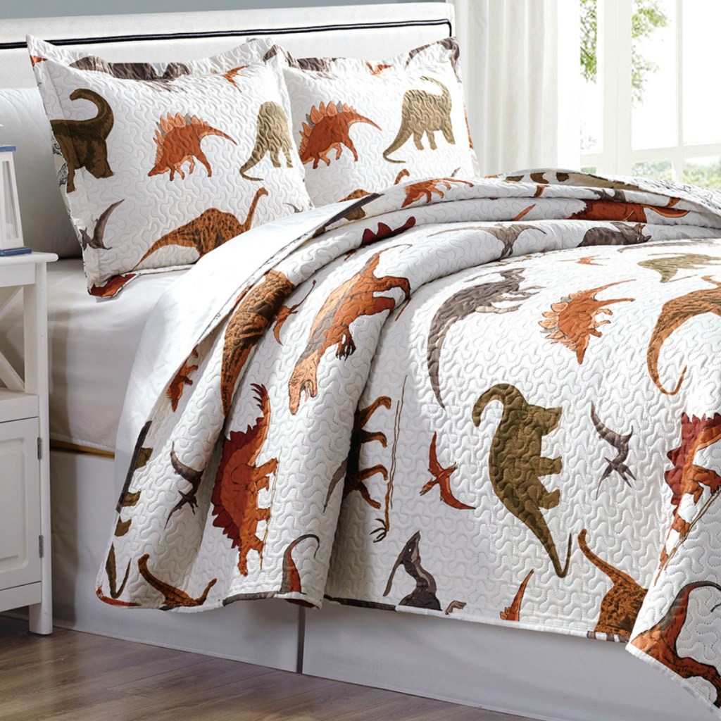 Dinosaur print quilt set