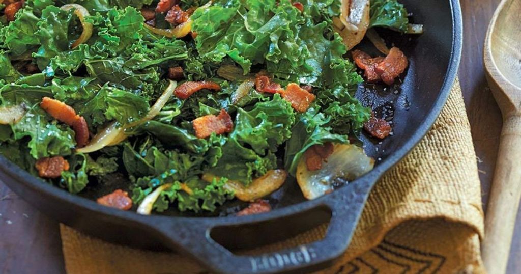 lodge skillet on counter