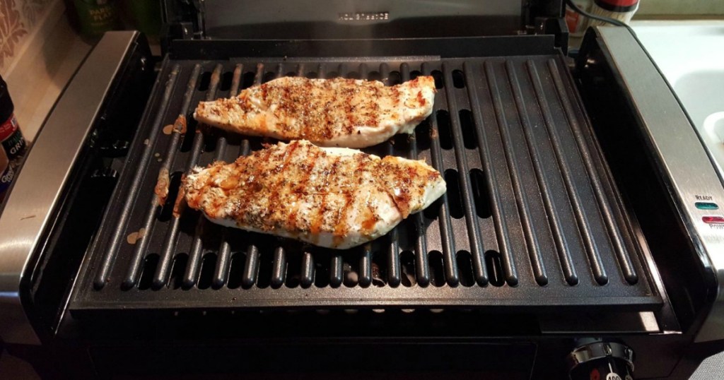 Hamilton Beach Electric Indoor Searing Grill cooking chicken