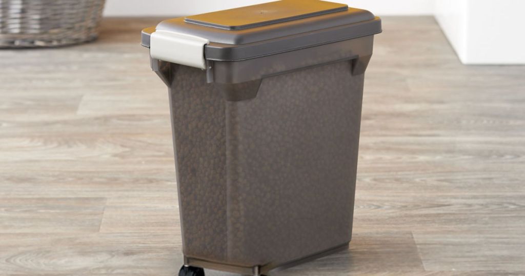 IRIS Premium Airtight 22 Pound Pet Food Storage Container (1)