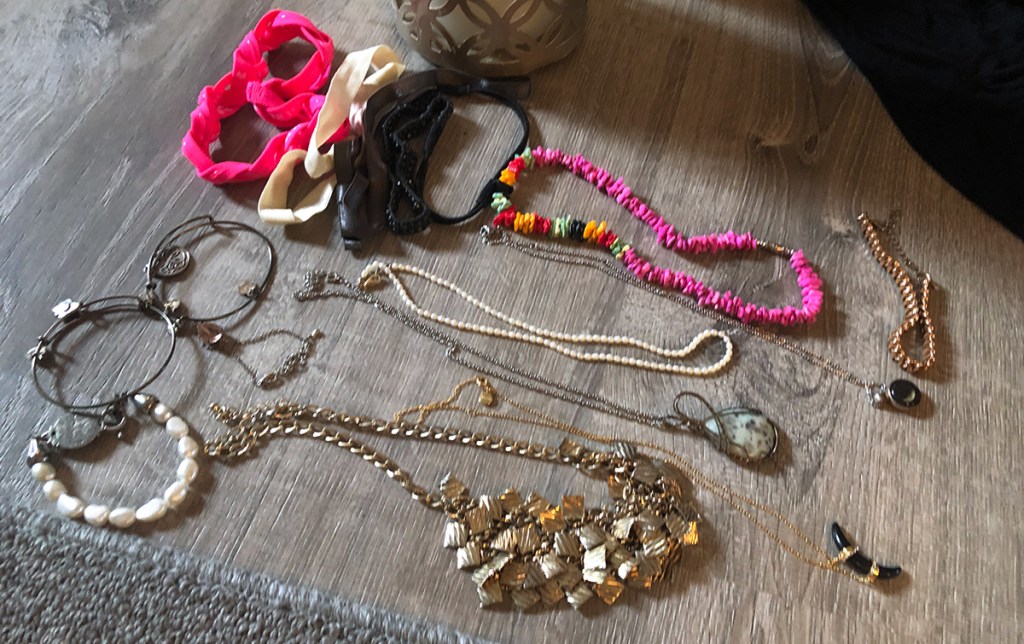 Jewelry arrangement