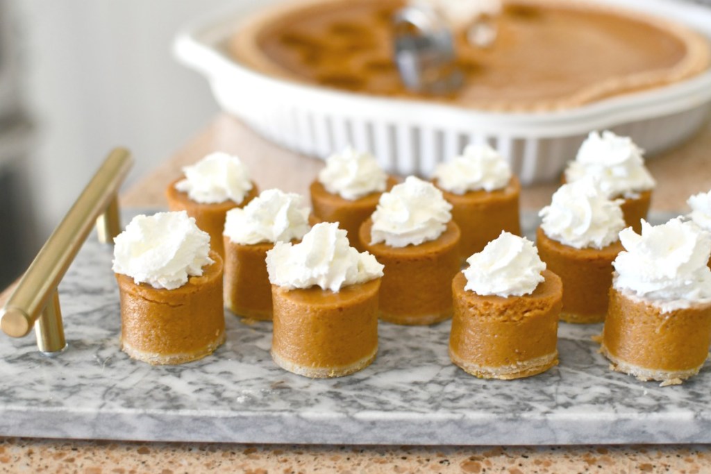 making mini pumpkin pies