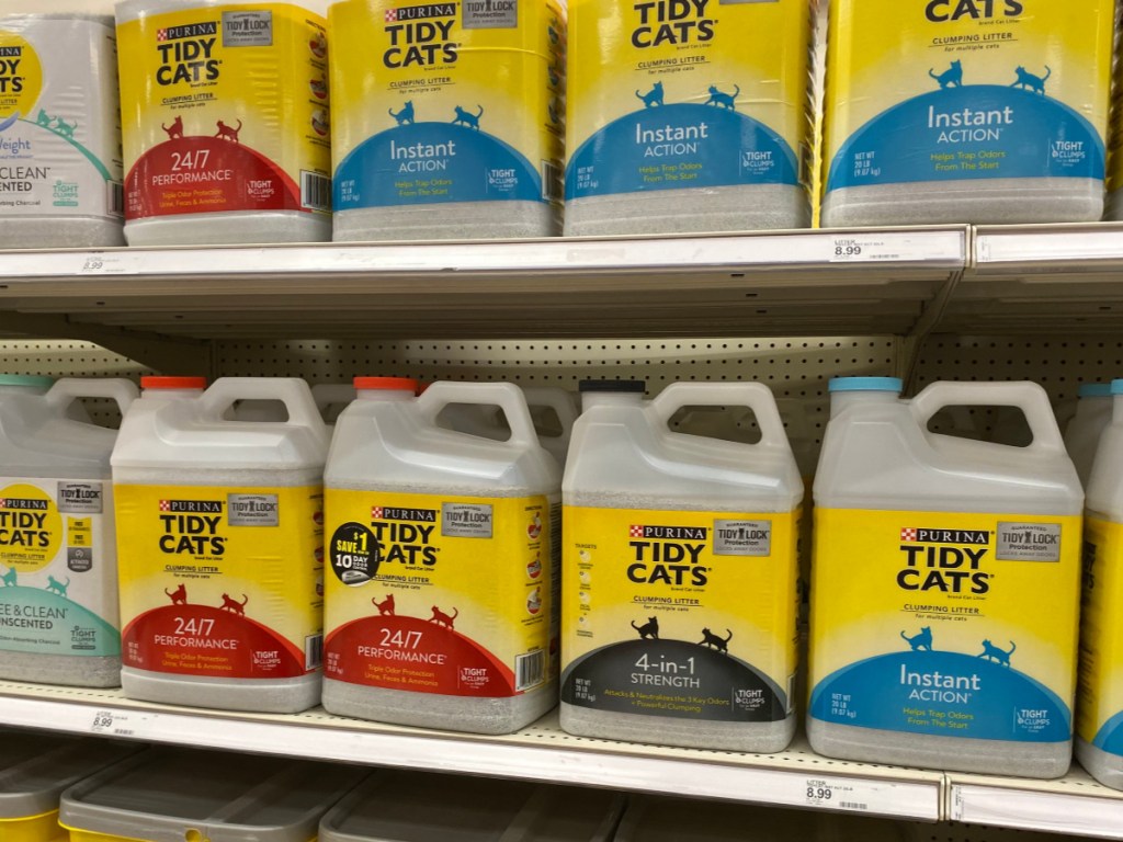 jugs of tidy cats on store shelves