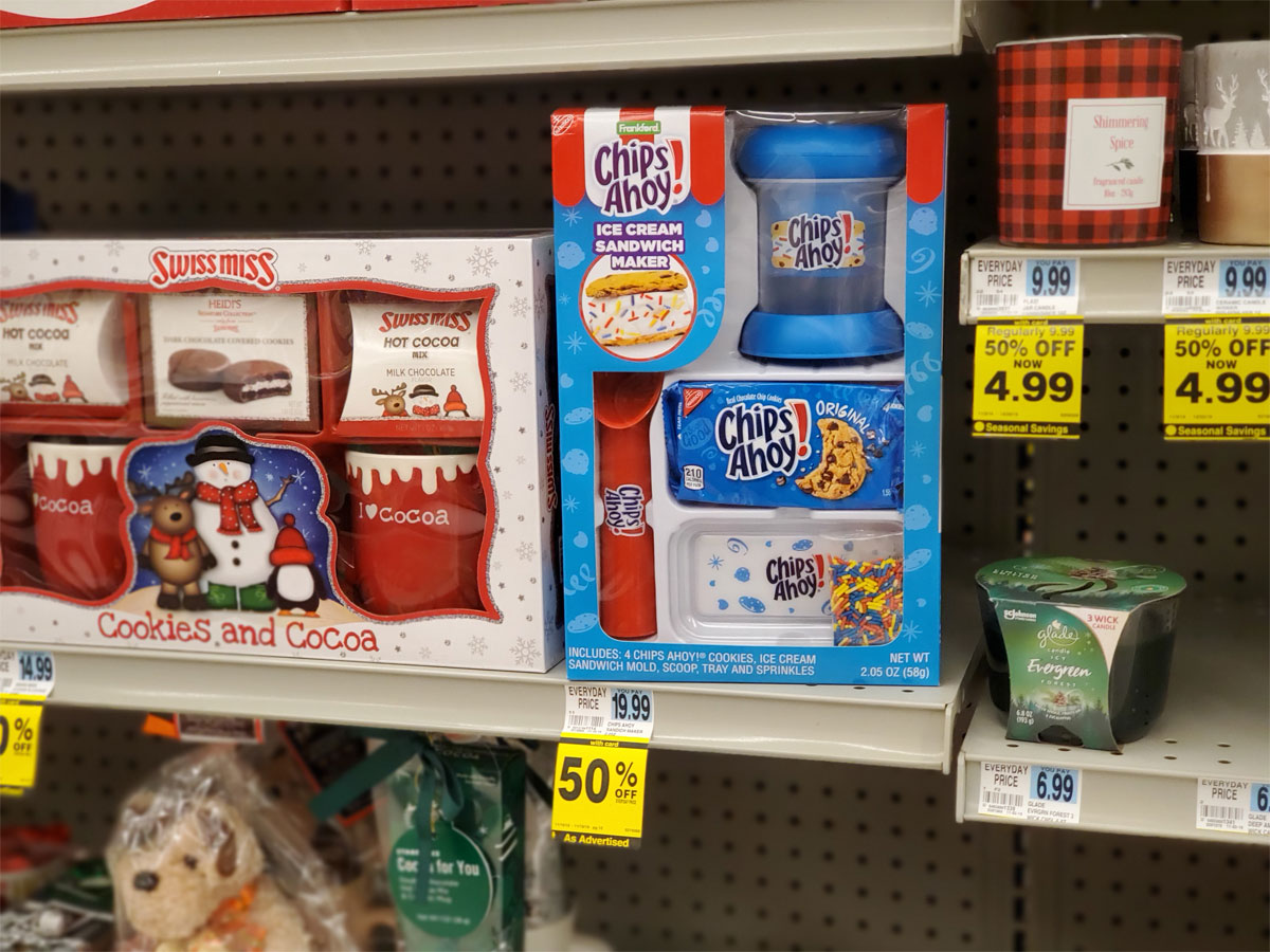 Chips Ahoy! Christmas gift set