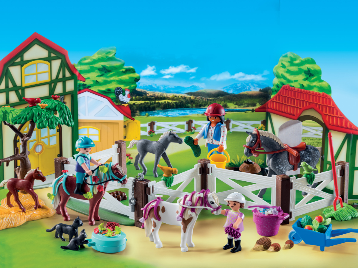 playmobil-horse-farm-advent-calendar