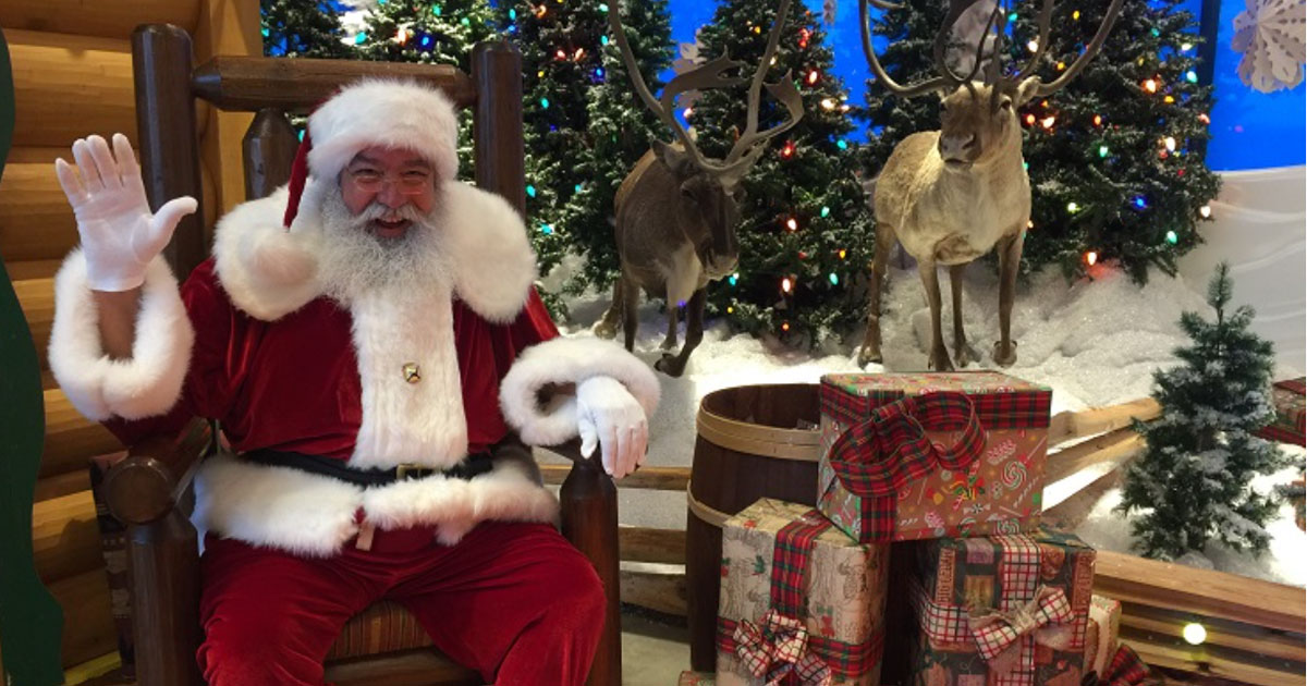 santa ready for pictures at bass pro shops