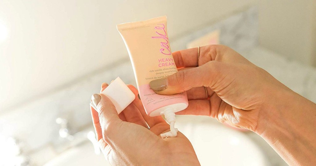 Using cake heavy cream lotion on hands