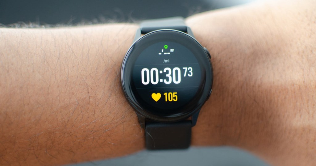 Samsung Galaxy Watch Active Black on wrist