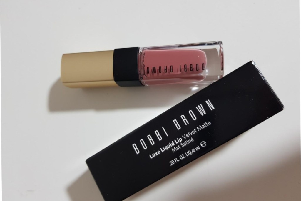 bobbi brown liquid velvet mate lip gloss
