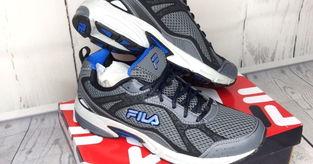 FILA men's windshift 15 shoes on box