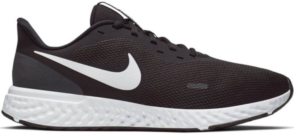 nike men's revolution black and white running shoe