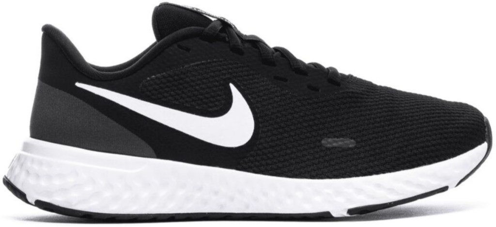 women's black and white nike revolution running shoes