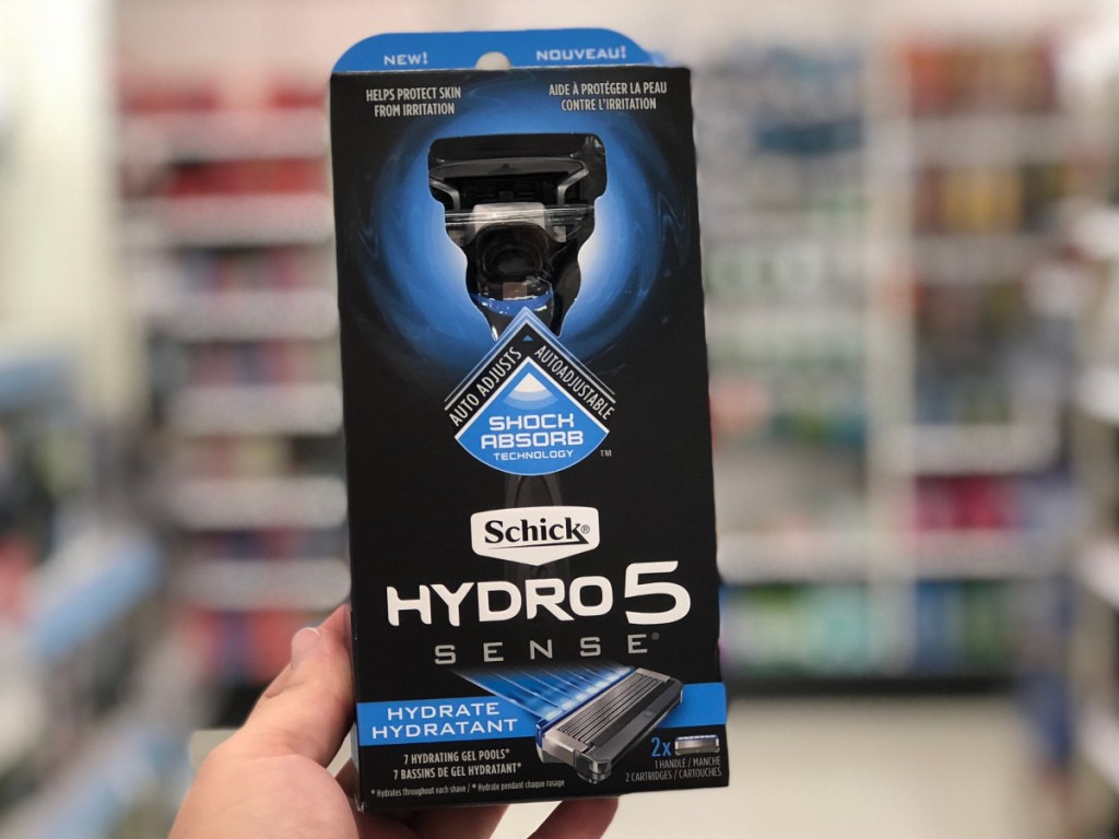 handing holding schick hydro 5 razor