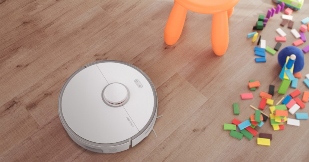 roborock robot vacuum & mop near toys