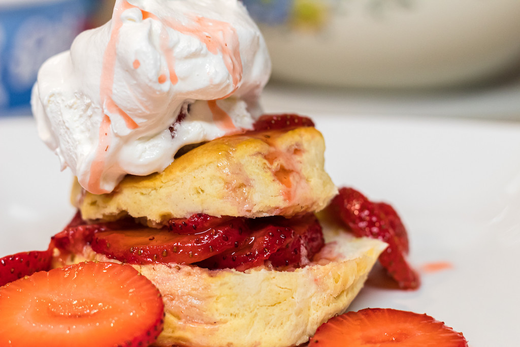 strawberry shortcake biscuits with whipped cream
