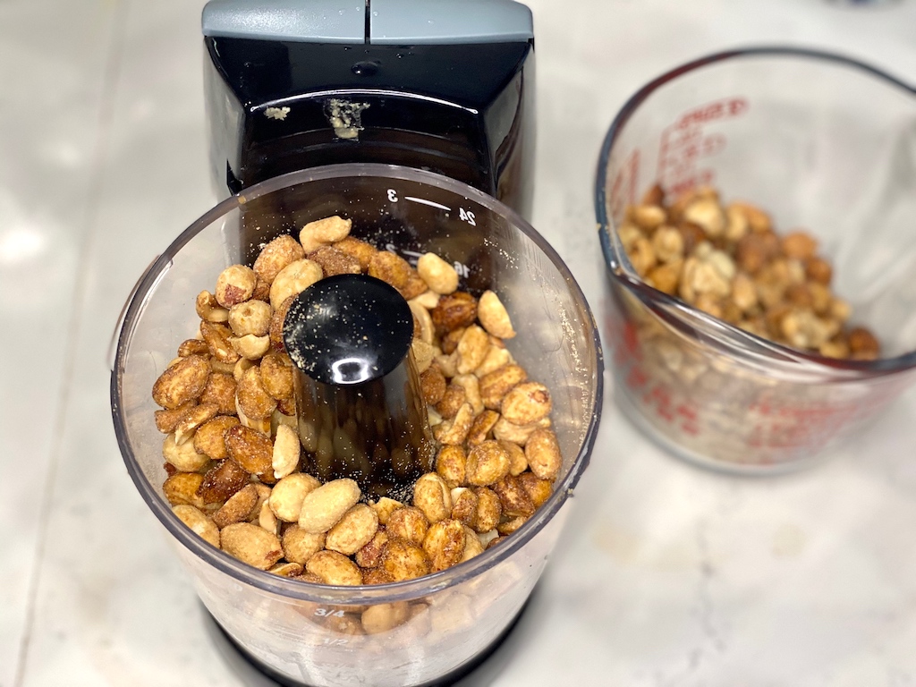 peanuts in food processor 