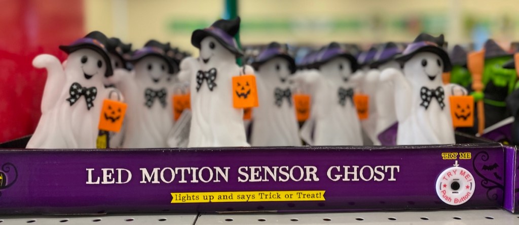 Halloween ghost lights in a box