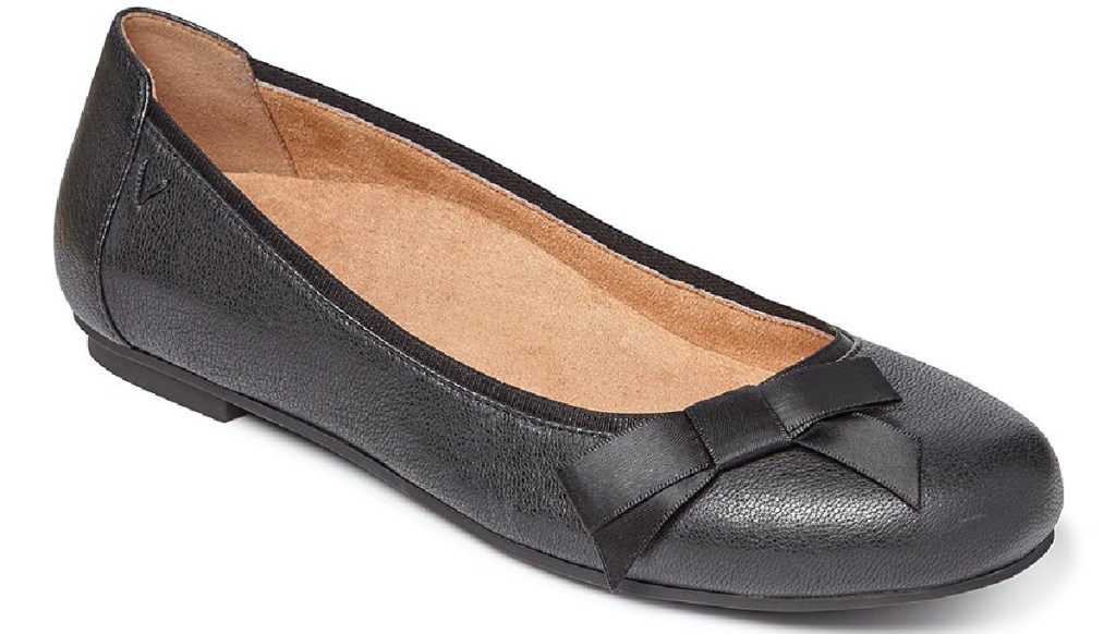 women's black flat