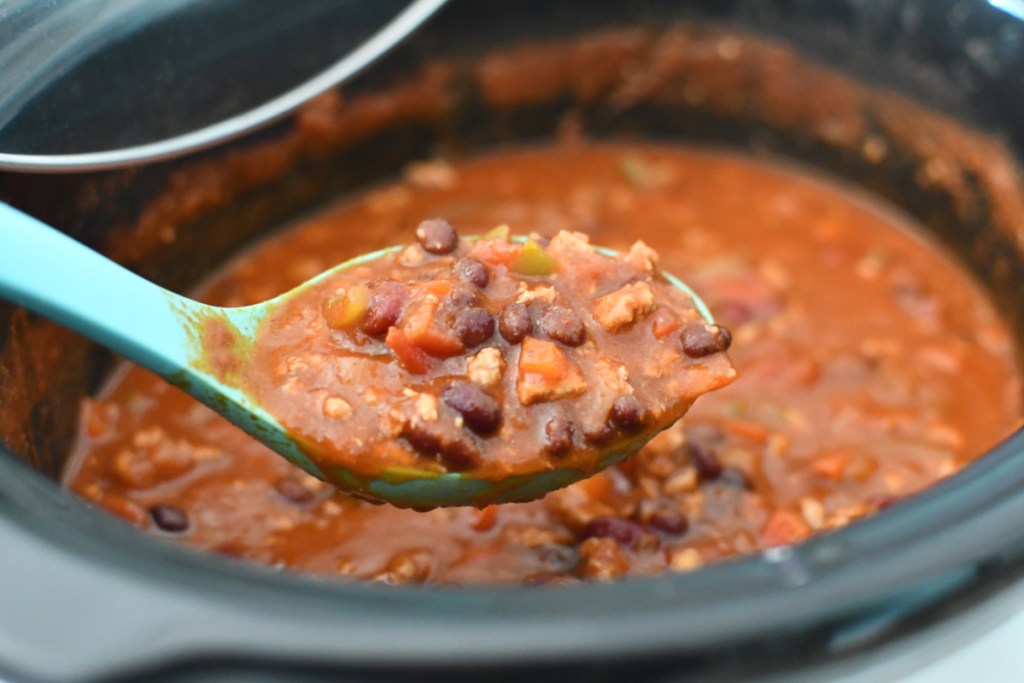 crock-pot with turkey pumpkin chili 