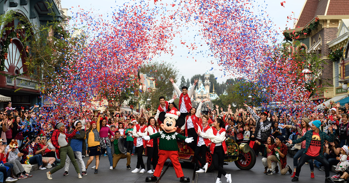 very merry christmas party at disneyland