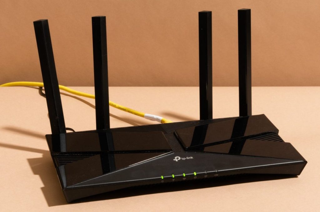 black wifi router