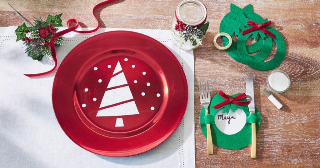 DIY Christmas chargher plate craft