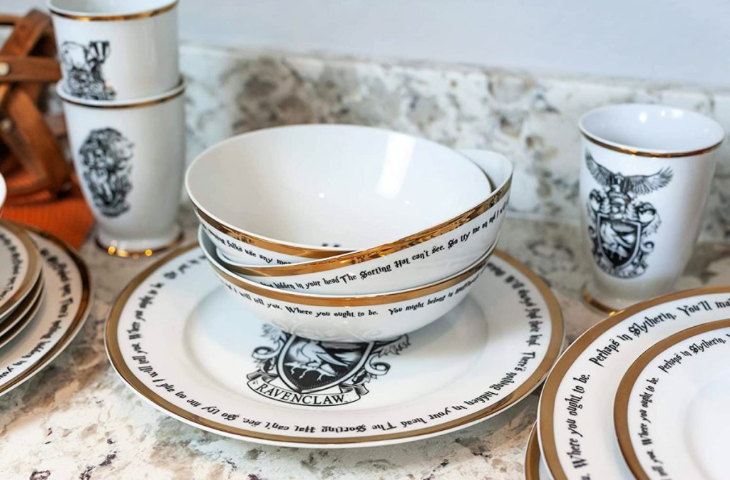 Harry Potter Hogwarts House Logos 16-Piece Dinnerware Set