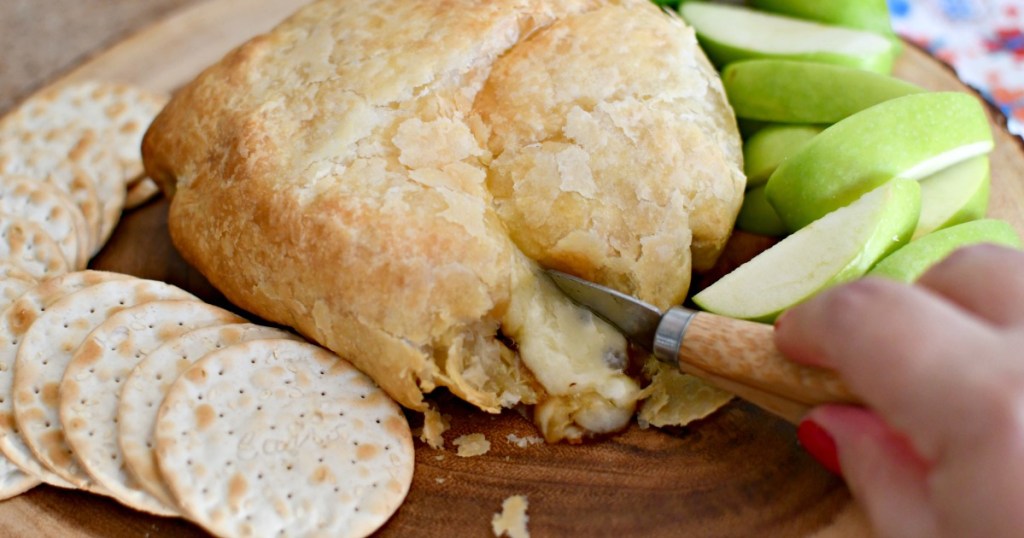 melted baked brie cheese wrapped in puff pastry