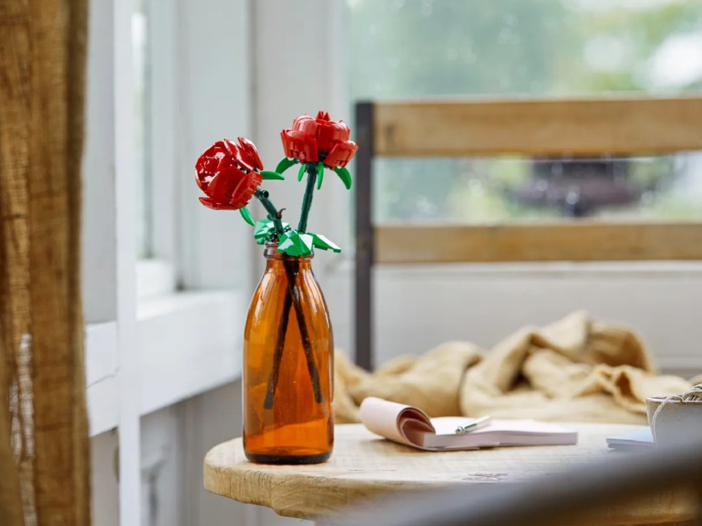 LEGO Roses Building set in a vase on a table