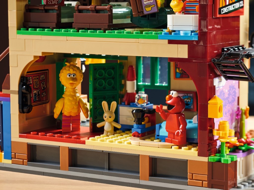 Elmo's bedroom made from Lego