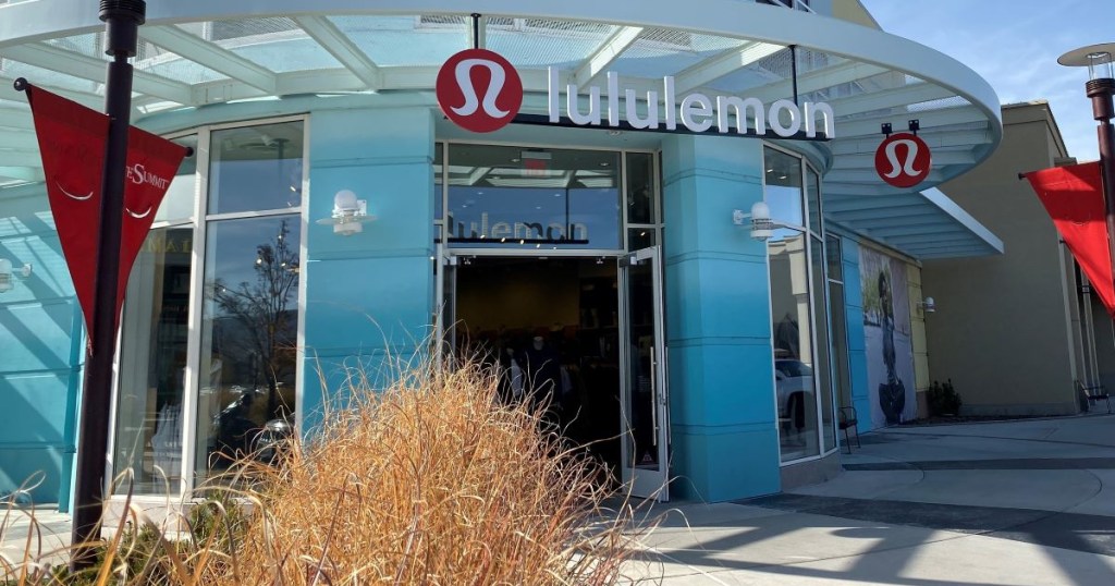 lululemon storefront