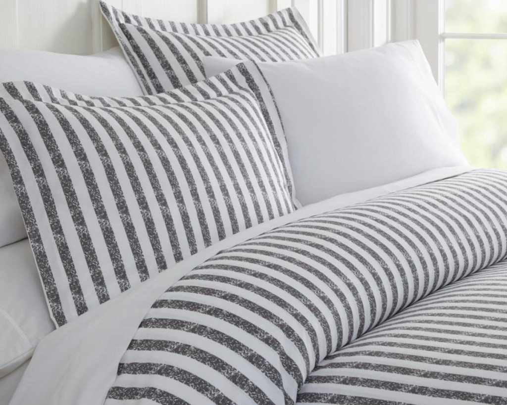 striped duvet set