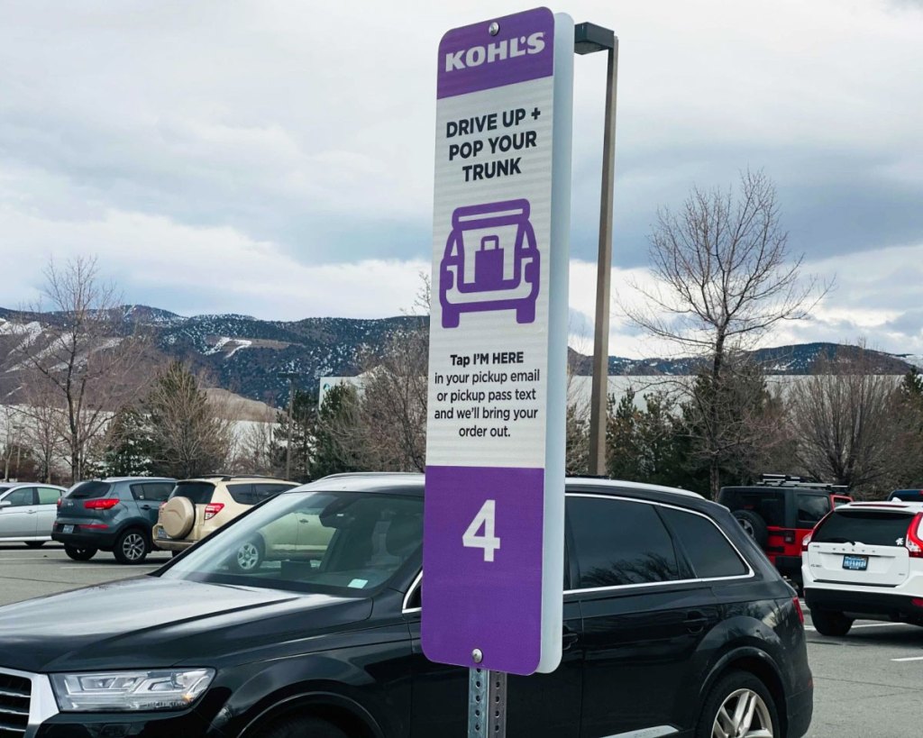 kohls curbside pickup sign in parking lot