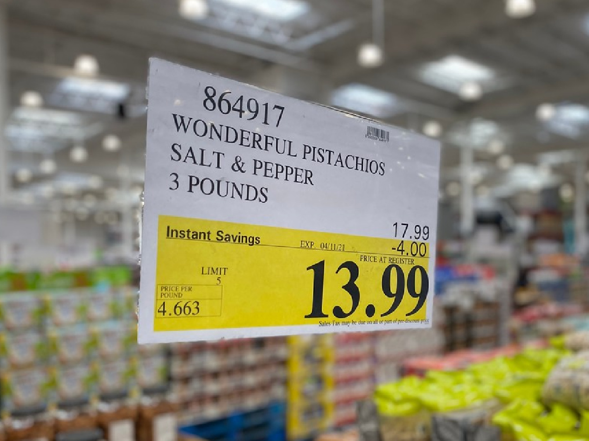 costco sale sign showing the savings on wonderful pistachios