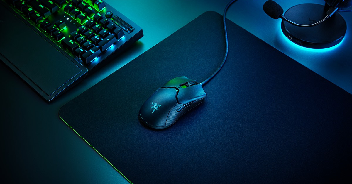 light up Razor keyboard bundle on desk top