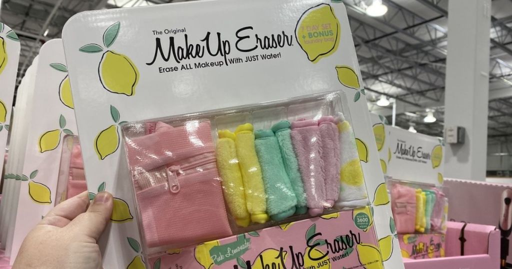 hand holding The Mekeup Eraser 7pc set