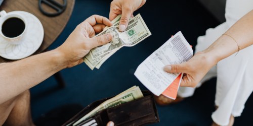 To Tip or Not to Tip? Here’s What to Do in Every Awkward Situation