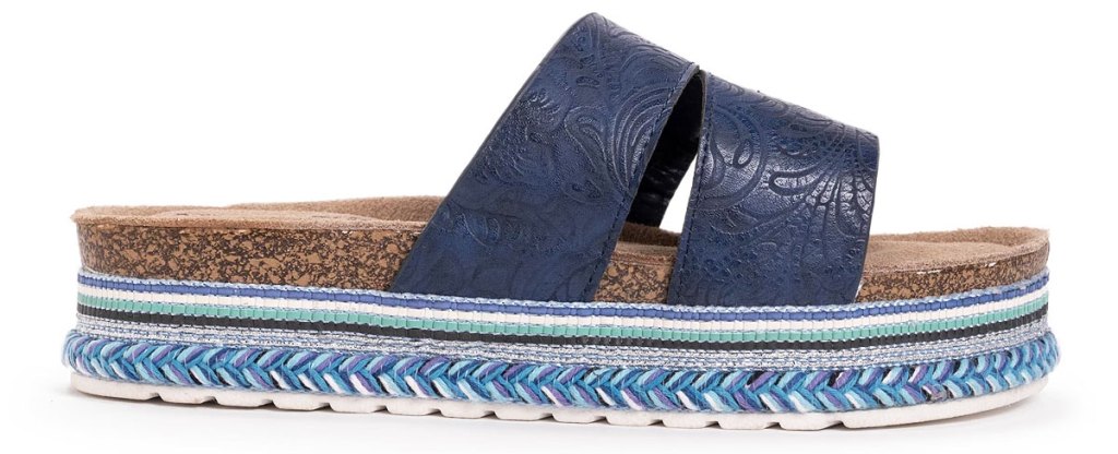 platform sandal with blue details