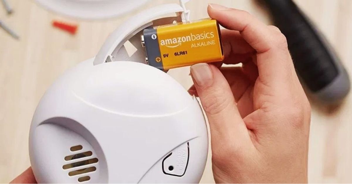 hands on 9 volt battery