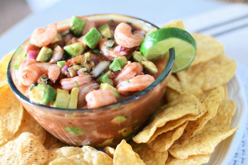 bowl of mexican shrimp cocktail