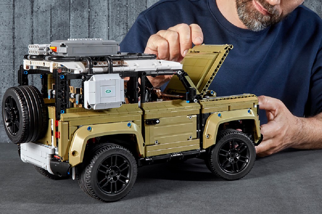 LEGO technic range rover
