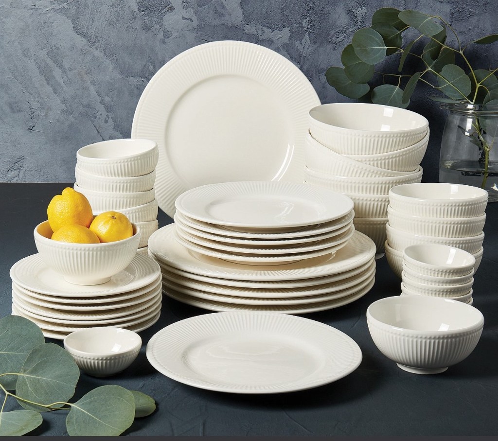 Denmark Fiore 42-PC. Dinnerware Set