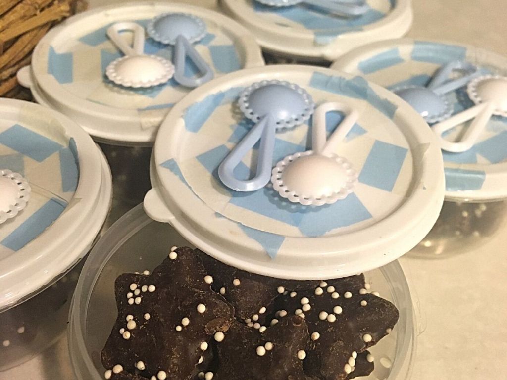 round storage containers filled with cookies