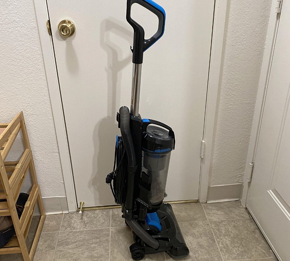 side view of vacuum