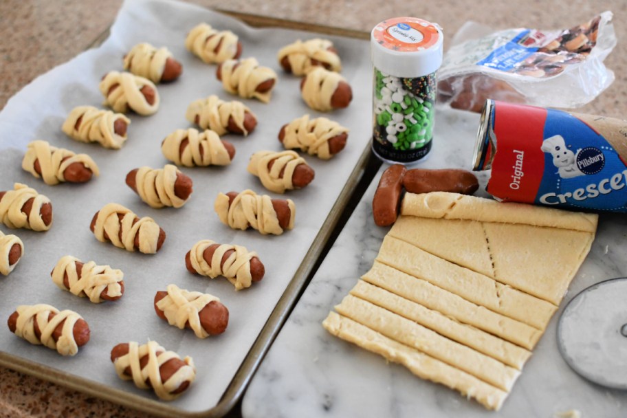 making crescent roll mummies